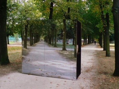 RUN ! Damien Chivialle (Design), Julie Guiches (Camouflage visuel) - 2008